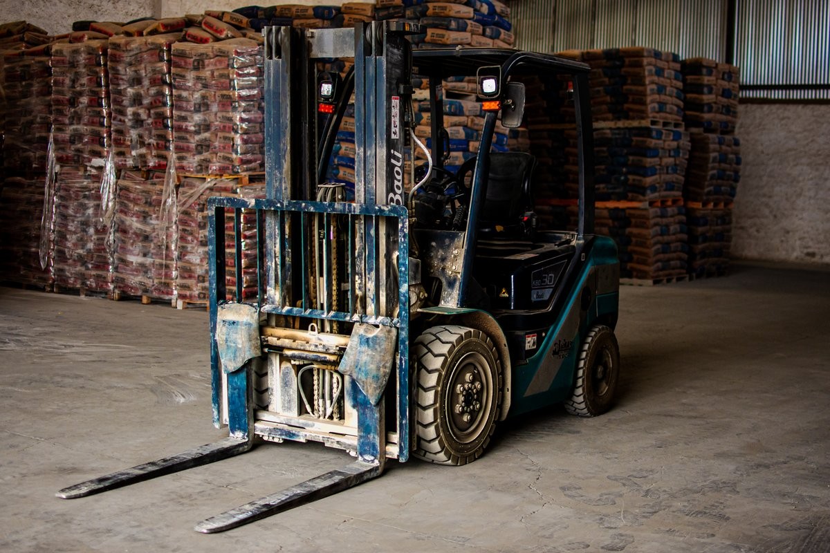 Empilhadeiras em operação